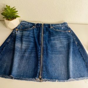 New Blank NYC Jean Skirt / Size: 27 / Denim